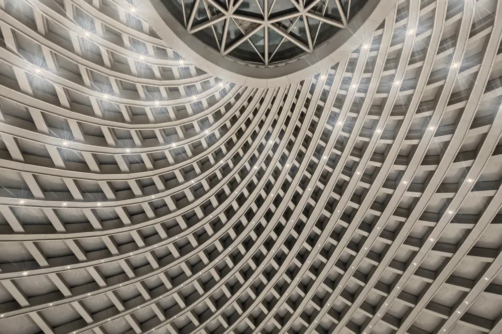 Vaulted coffered ceiling rising to a circular glazed oculus